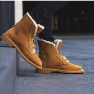 [US11] UGG  Women's Quincy Winter Boots- EUC